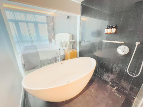 uh flat hotels and resorts