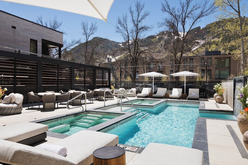 white elephant aspen