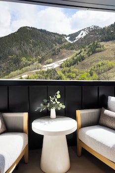 white elephant aspen