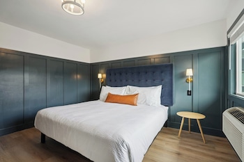 Lakelyn Lodge,159 Purdytown Turnpike,2 star