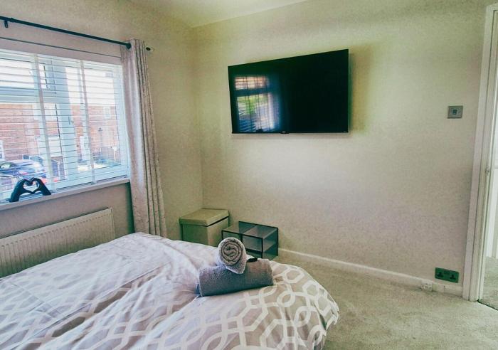 cosy 2br house on quiet street