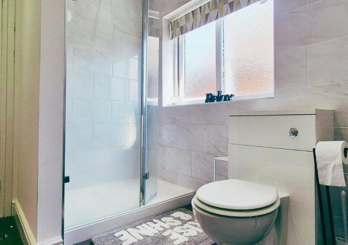 cosy 2br house on quiet street