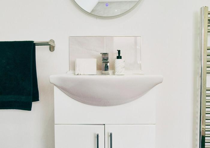 cosy 2br house on quiet street