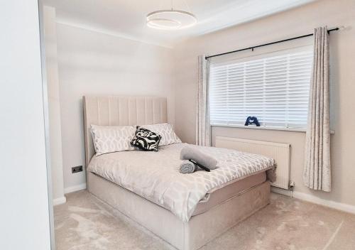 cosy 2br house on quiet street