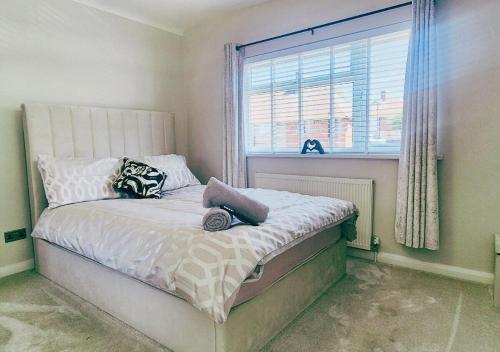 cosy 2br house on quiet street