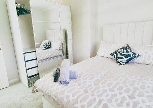 cosy 2br house on quiet street