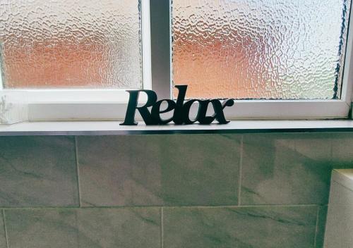 cosy 2br house on quiet street