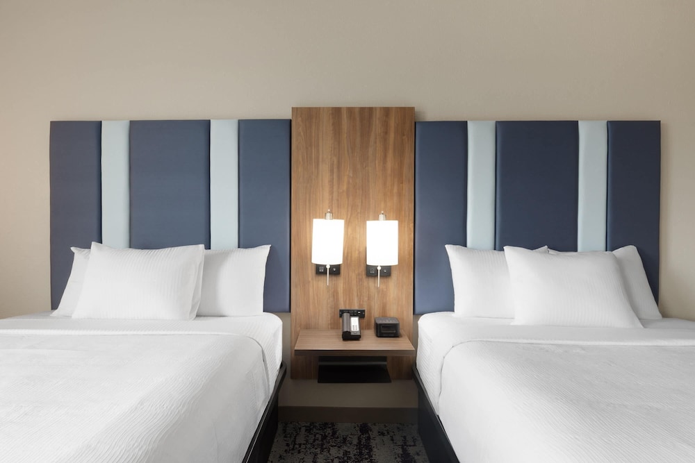la quinta inn and suites by wyndham athens