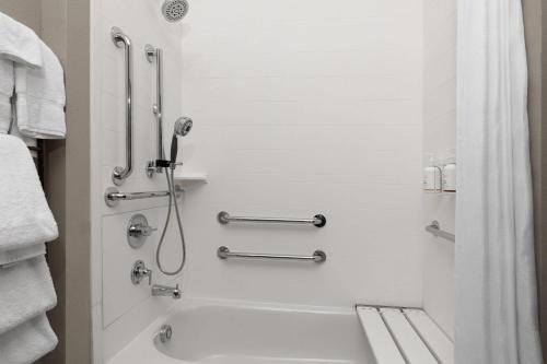 la quinta inn and suites by wyndham athens