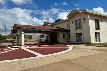 super 8 by wyndham nacogdoches near university