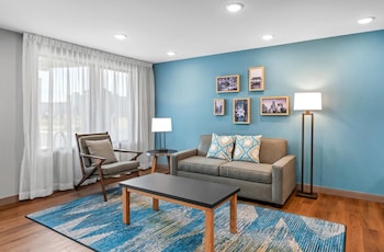Woodspring Suites Charlotte Northlake,9715 Statesville Rd.,3 star