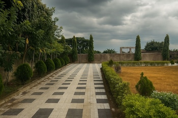 Golden Vista Resort - 10 Minute From Mayapur Temple,,2 star