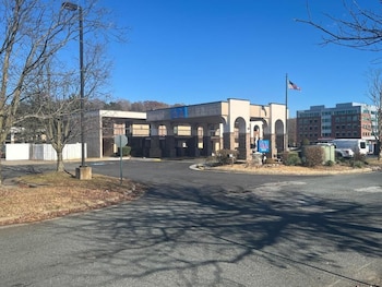 studio 6 stafford va quantico
