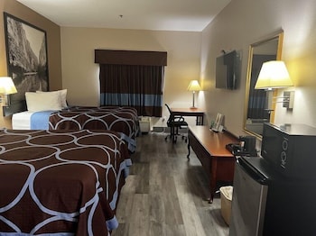 hotel piney woods