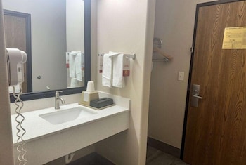 hotel piney woods