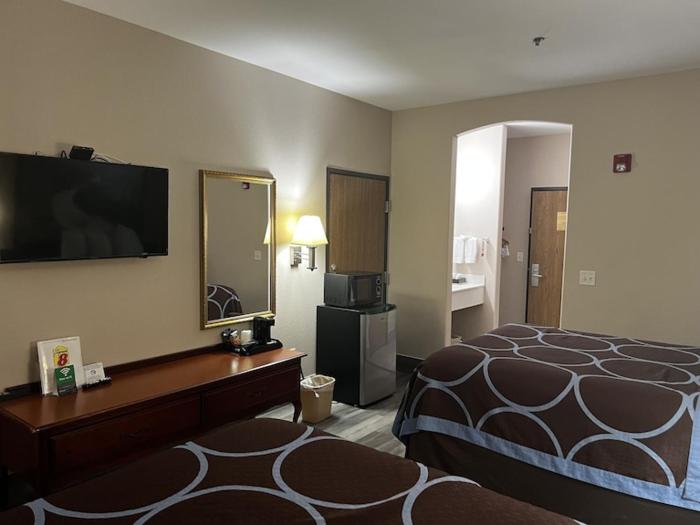 hotel piney woods
