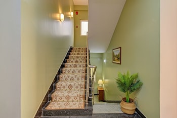 Hotel Broholi Inn Near Hafeezpet Railway Station,,3 star