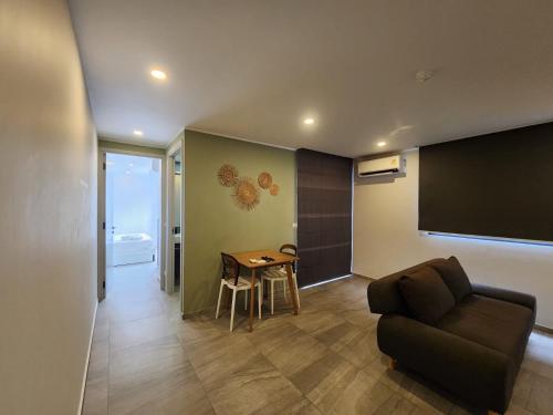cozy apt 1br t3 635