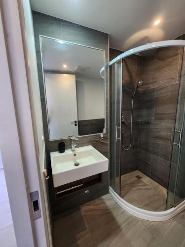 cozy apt 1br t3 635