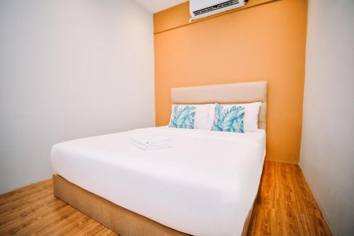 swing and pillows at armenian victoria