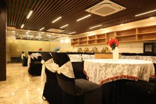 royal raven hotel and banquet