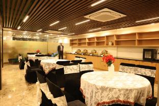 royal raven hotel and banquet