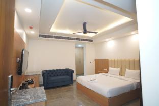 royal raven hotel and banquet