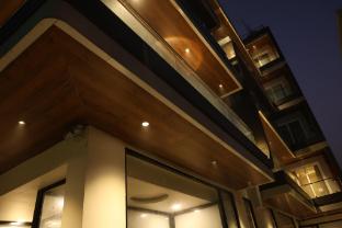 royal raven hotel and banquet