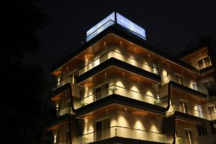 royal raven hotel and banquet
