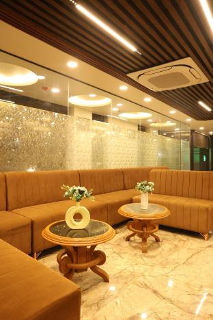 royal raven hotel and banquet