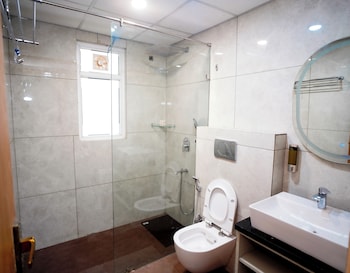 Royal Raven Hotel And Banquet,,2 star