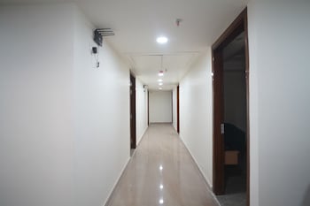 Royal Raven Hotel And Banquet,,2 star