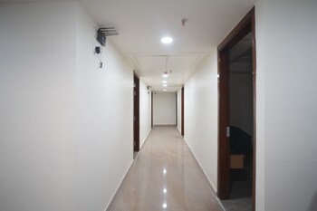 Royal Raven Hotel And Banquet,,2 star