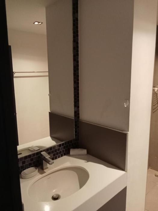 well located condo 1 br t1 nv 203