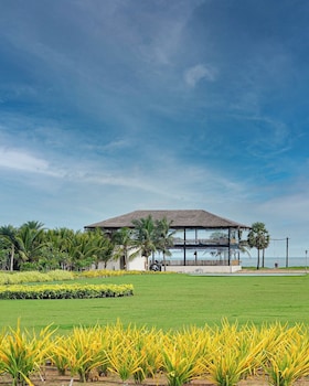 golden sands by the bay resorts