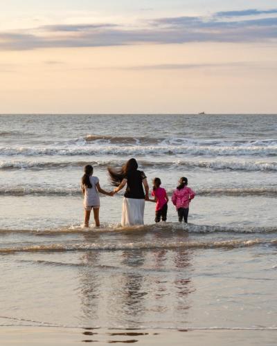 golden sands by the bay resorts