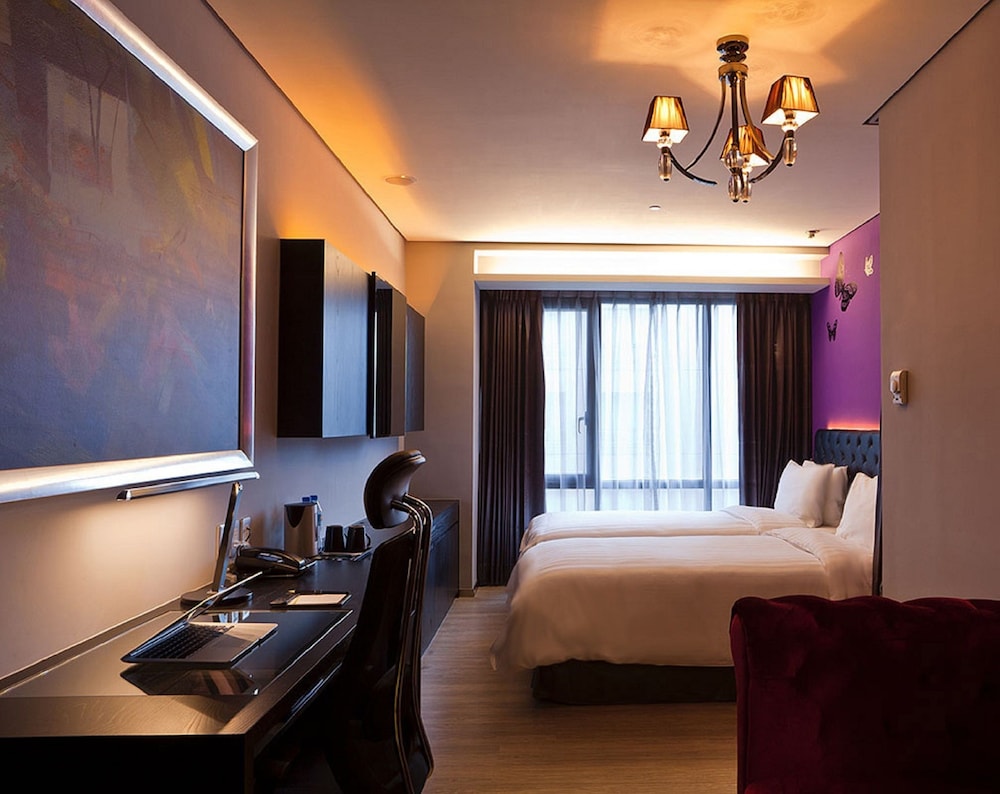 fx hotel taipei nanjing east road branch