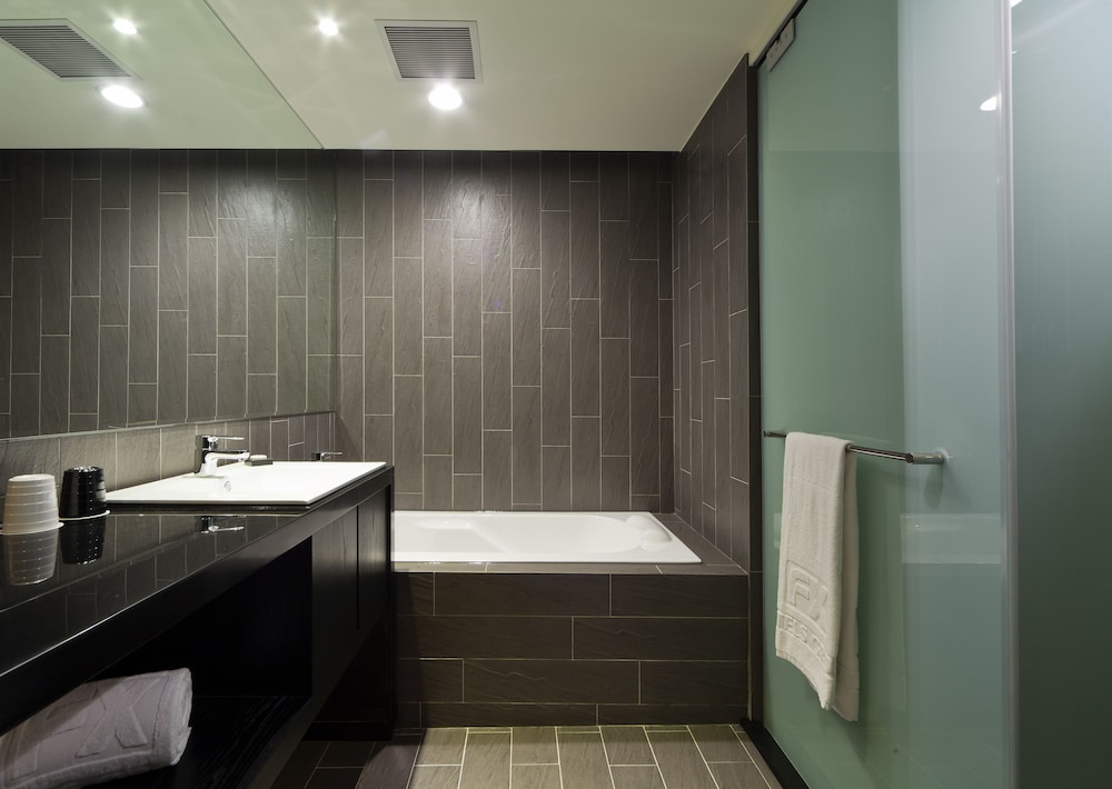 fx hotel taipei nanjing east road branch