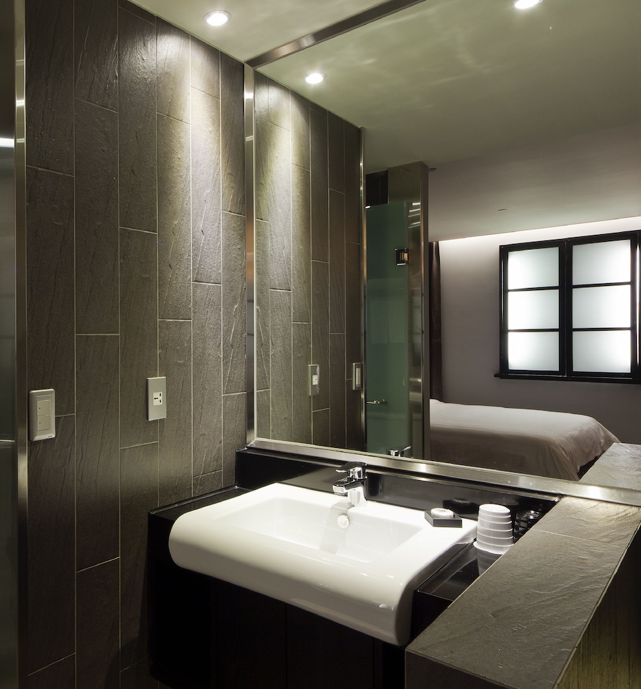 fx hotel taipei nanjing east road branch