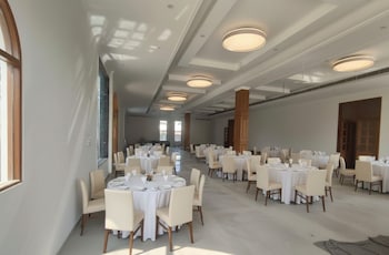 evergreen resort and spa the lychee