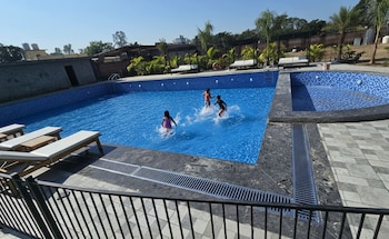 Evergreen Resort And Spa  The Lychee,,4 star