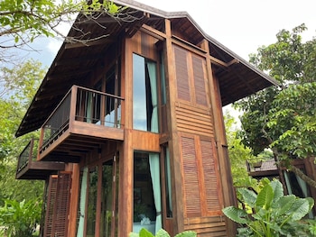 nachan the antique courtyard