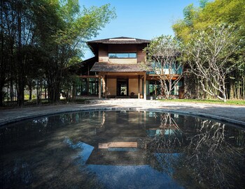 nachan the antique courtyard