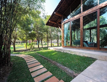 nachan the antique courtyard