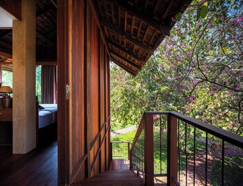 nachan the antique courtyard