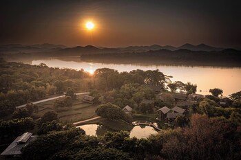 nachan the antique courtyard