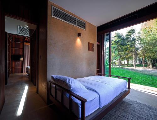 nachan the antique courtyard