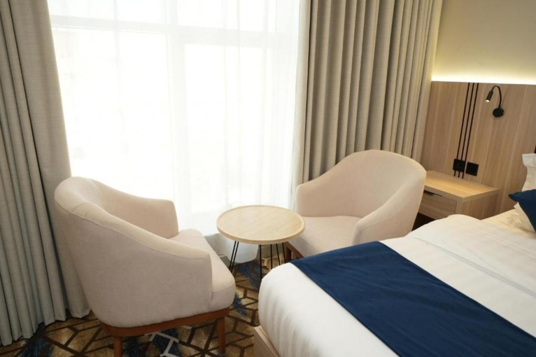 the s square airport hotel
