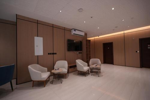 the s square airport hotel