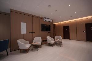 the s square airport hotel